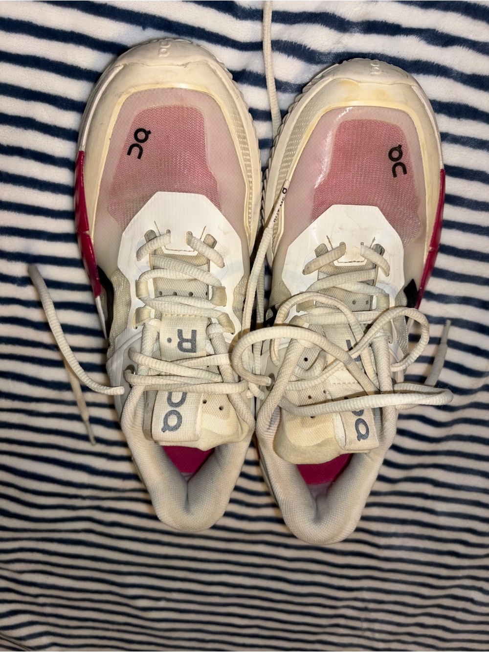 On cloud Womens Sneakers in White, Pink